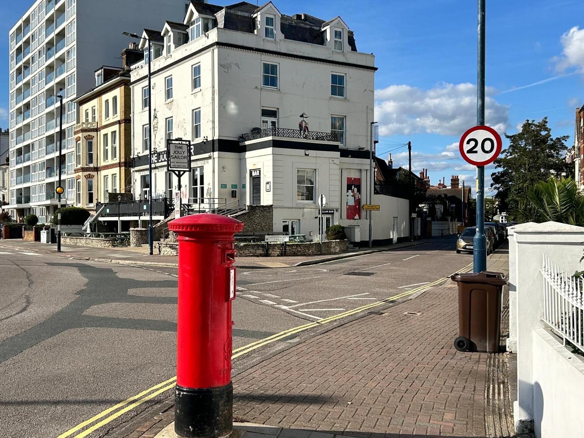 Clarence Quarters Self-Catering Guest House Portsmouth Exteriör bild