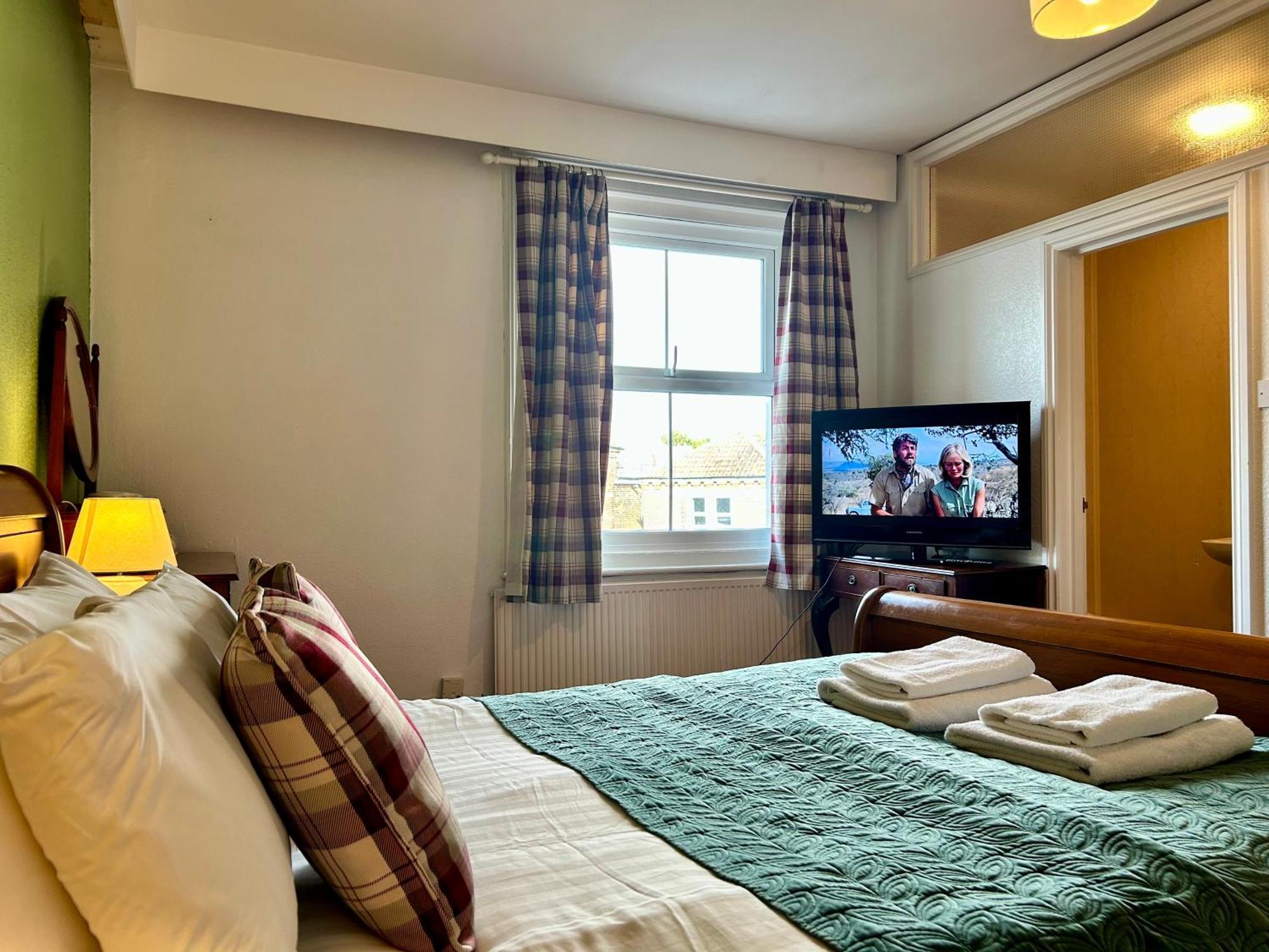 Clarence Quarters Self-Catering Guest House Portsmouth Exteriör bild