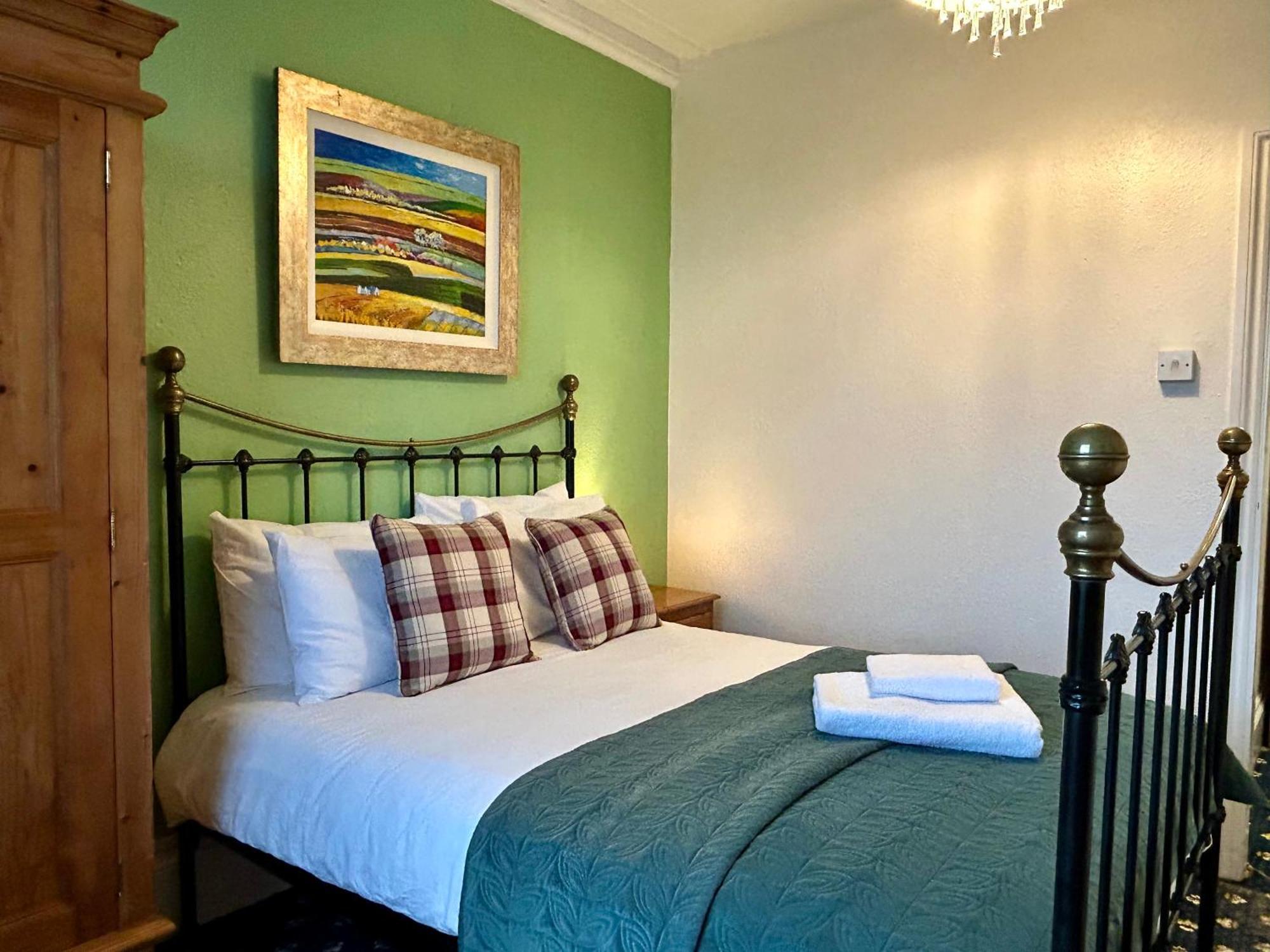 Clarence Quarters Self-Catering Guest House Portsmouth Exteriör bild