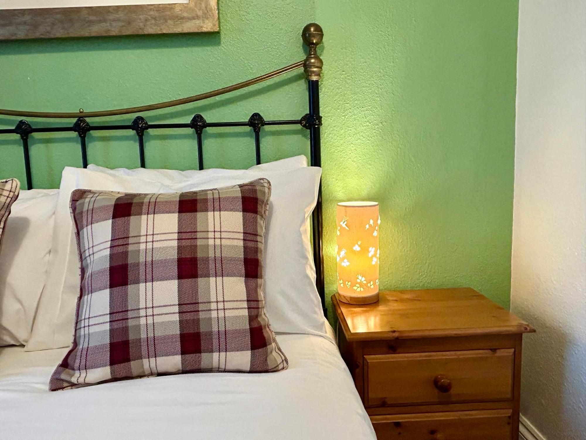 Clarence Quarters Self-Catering Guest House Portsmouth Exteriör bild