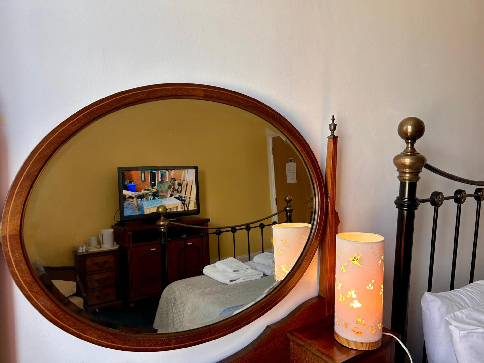 Clarence Quarters Self-Catering Guest House Portsmouth Exteriör bild