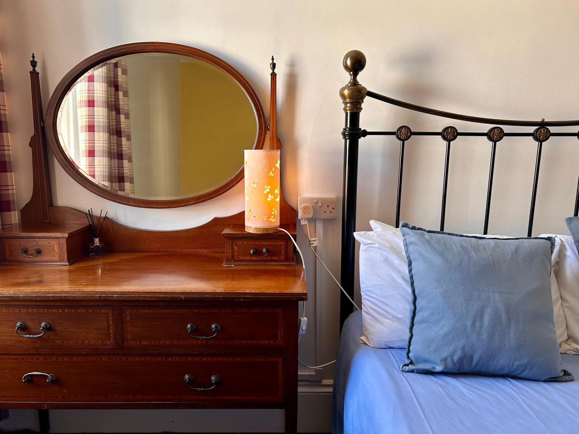 Clarence Quarters Self-Catering Guest House Portsmouth Exteriör bild
