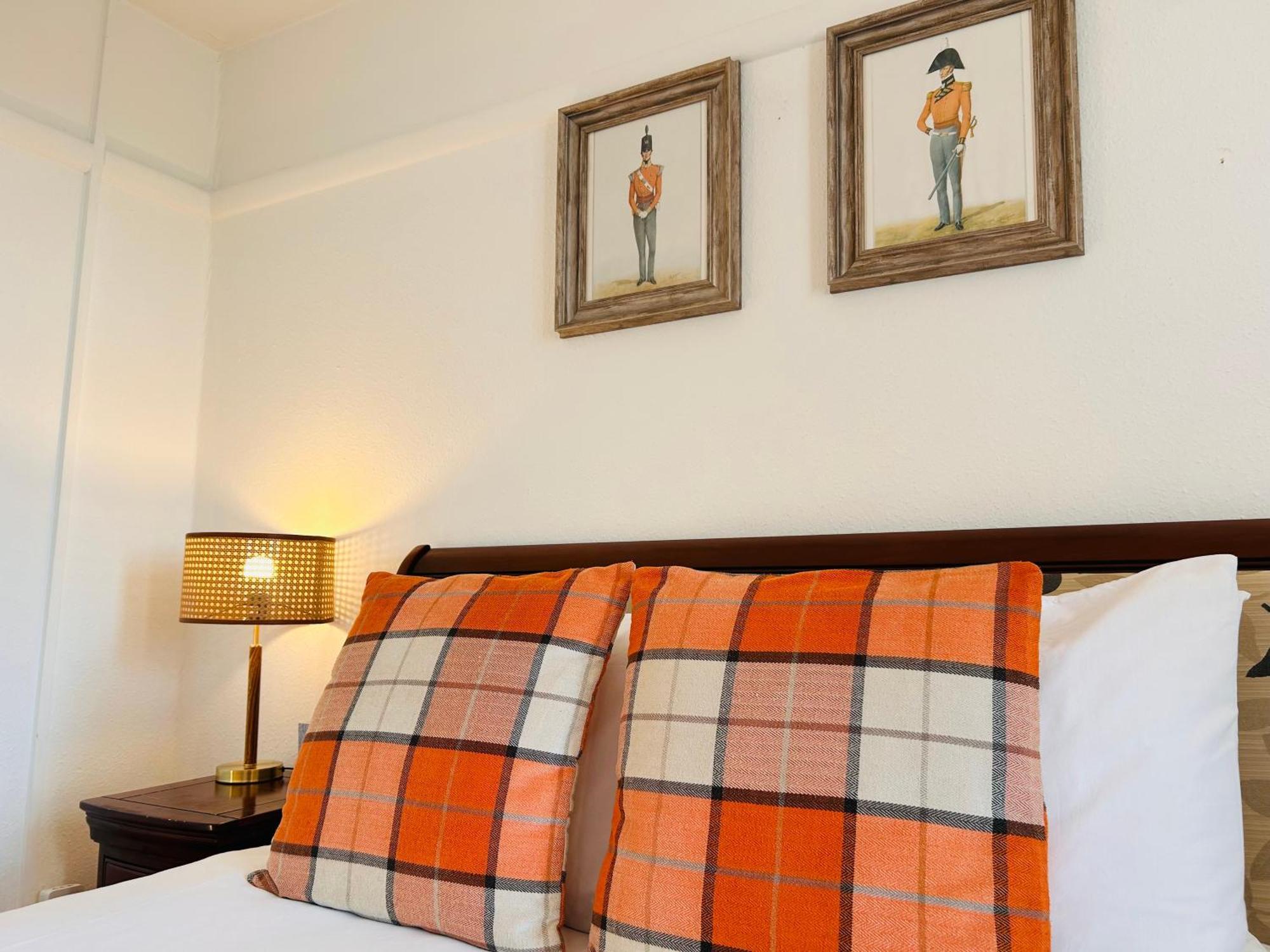 Clarence Quarters Self-Catering Guest House Portsmouth Exteriör bild