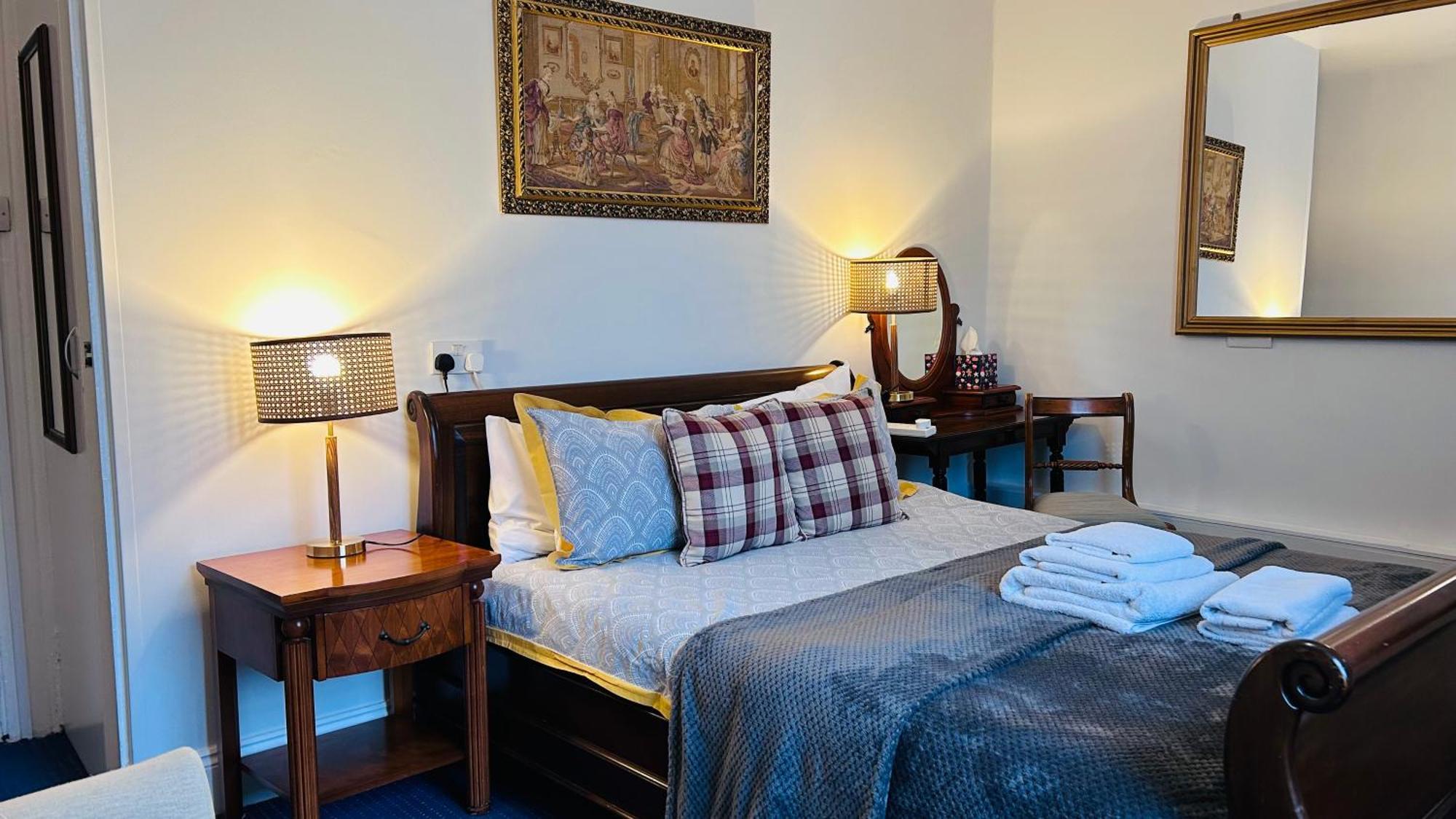 Clarence Quarters Self-Catering Guest House Portsmouth Exteriör bild