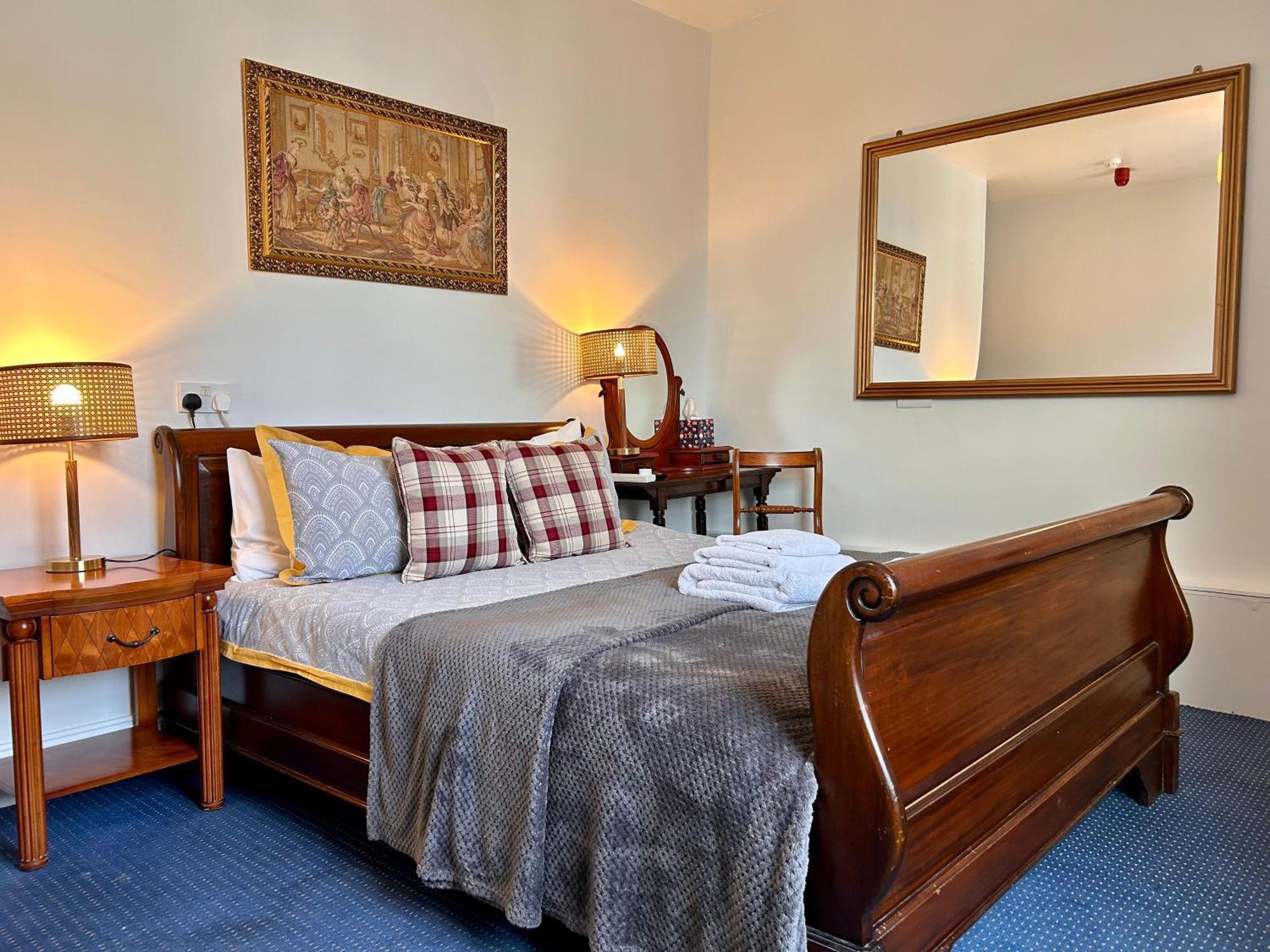 Clarence Quarters Self-Catering Guest House Portsmouth Exteriör bild