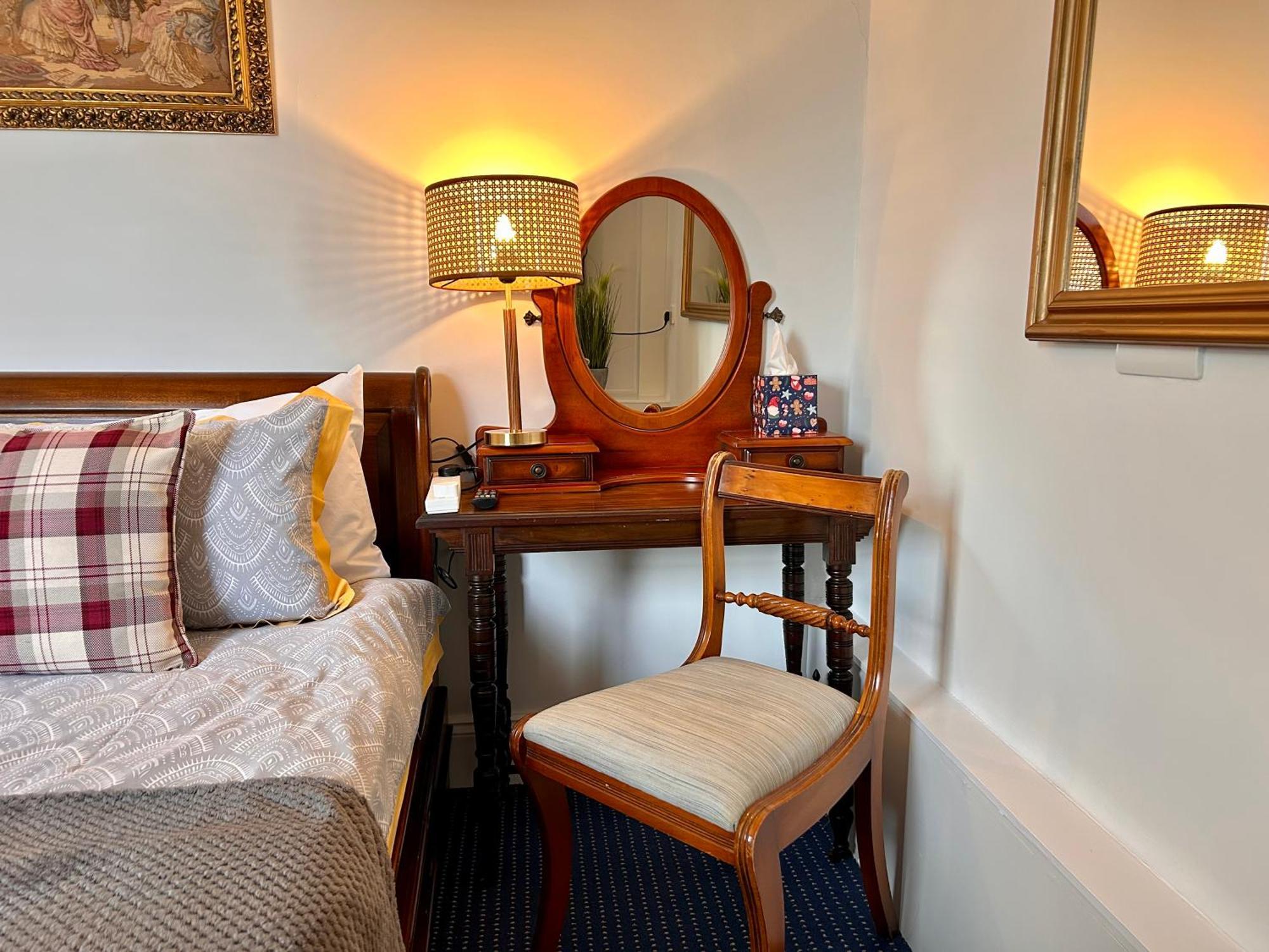 Clarence Quarters Self-Catering Guest House Portsmouth Exteriör bild